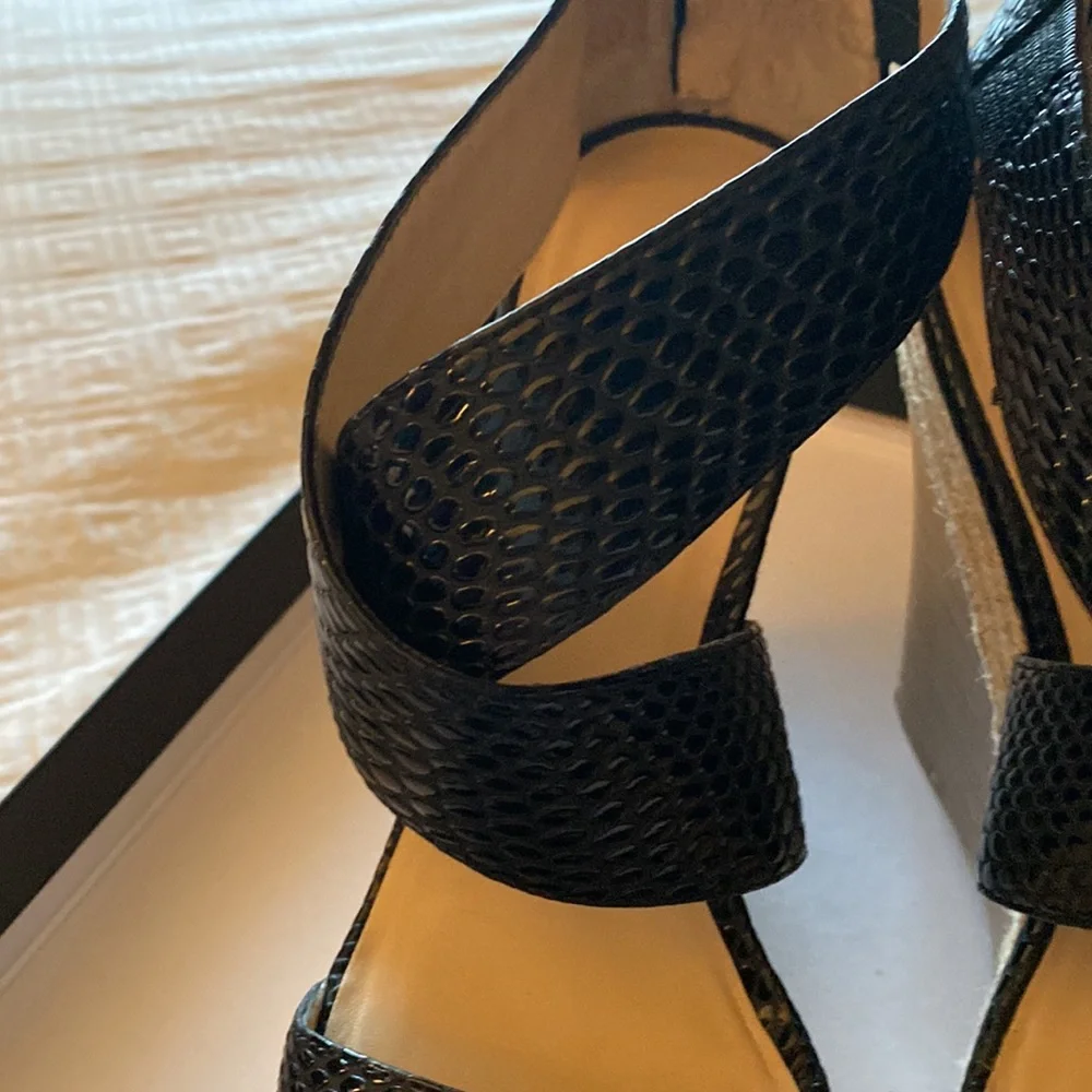 Sandals - Picture 4 of 8
